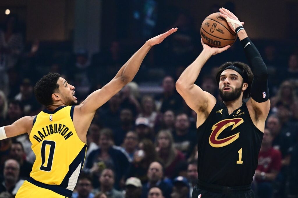 26168046-1024x683 Cavs’ Max Strus out 3-4 months after foot surgery