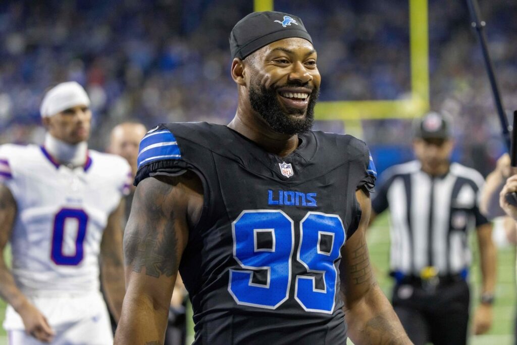 24994543-1024x683 Eagles sign veteran pass rusher Za’Darius Smith