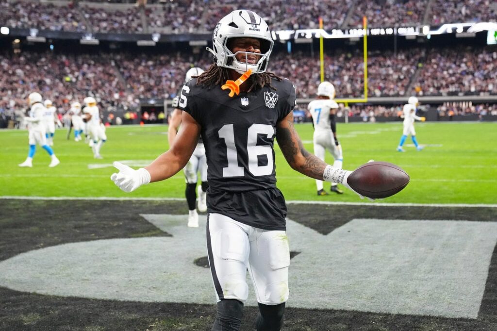 25124575-1024x682 Reports: Raiders WR Jakobi Meyers requests trade
