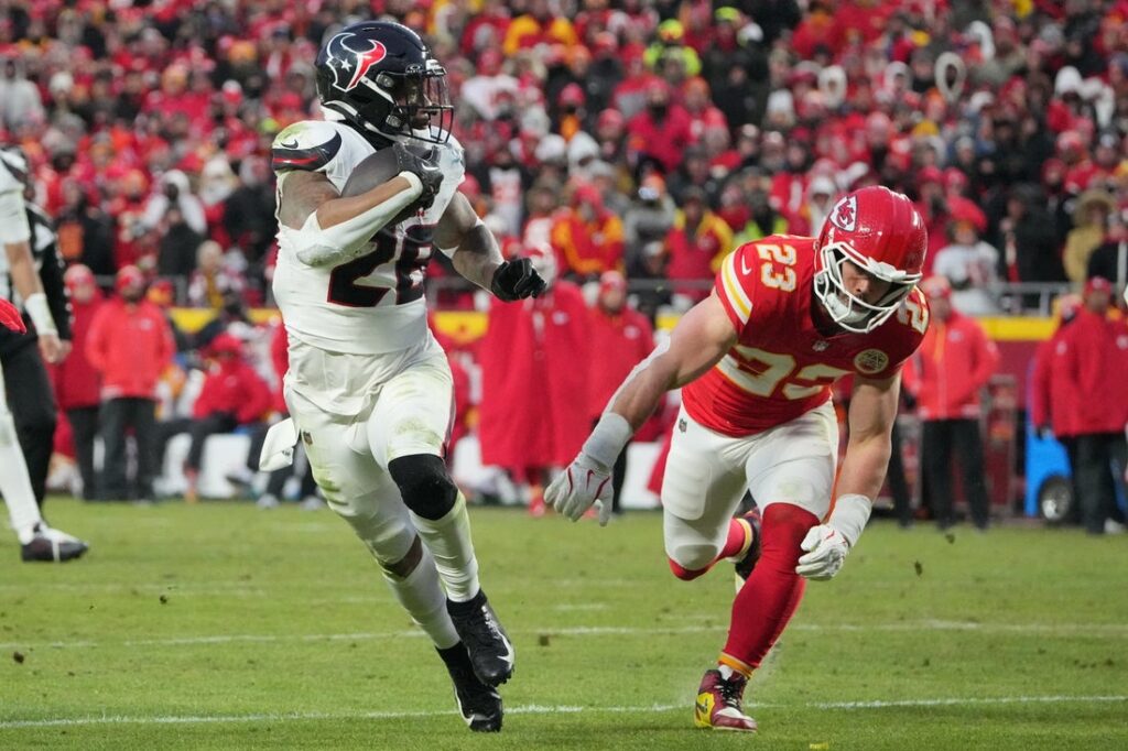 25220951-1024x682 Texans RB Joe Mixon (foot/ankle) to start season on NFI list