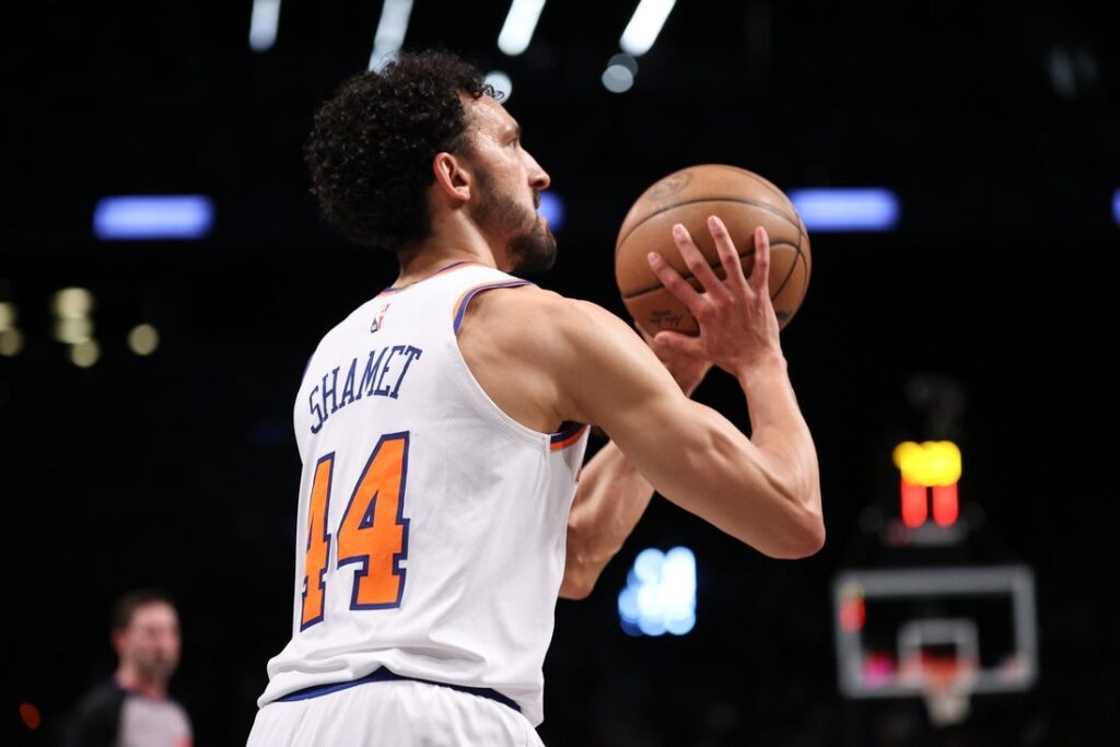 25920894-1024x683 Reports: Knicks bring back G Landry Shamet on 1-year deal