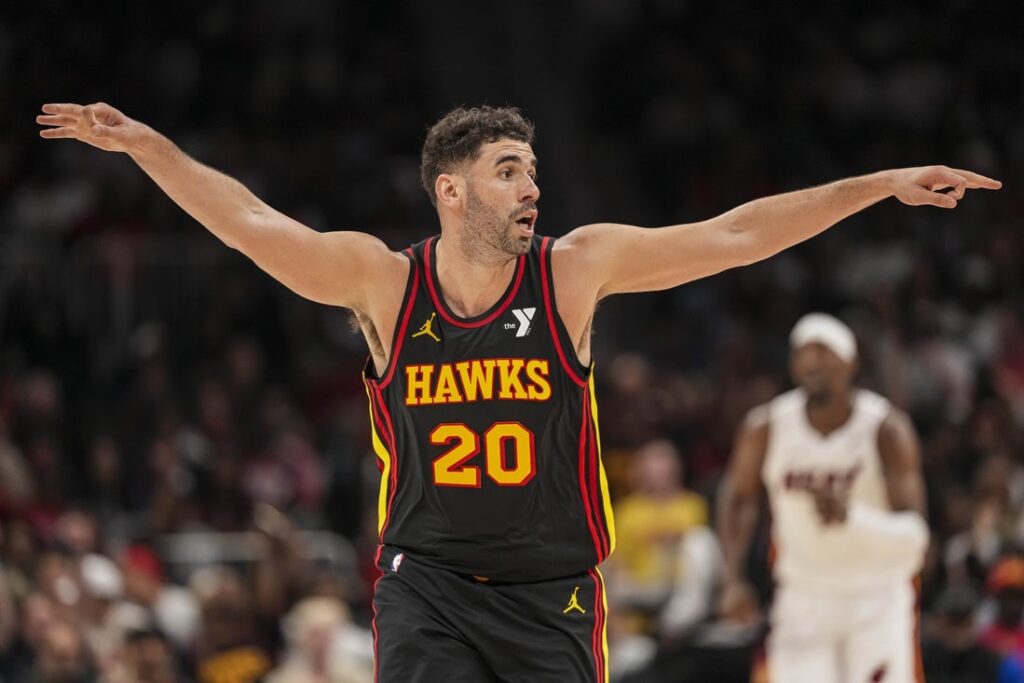 25965136-1024x683 Jazz F Georges Niang (foot) sidelined at least 2 weeks