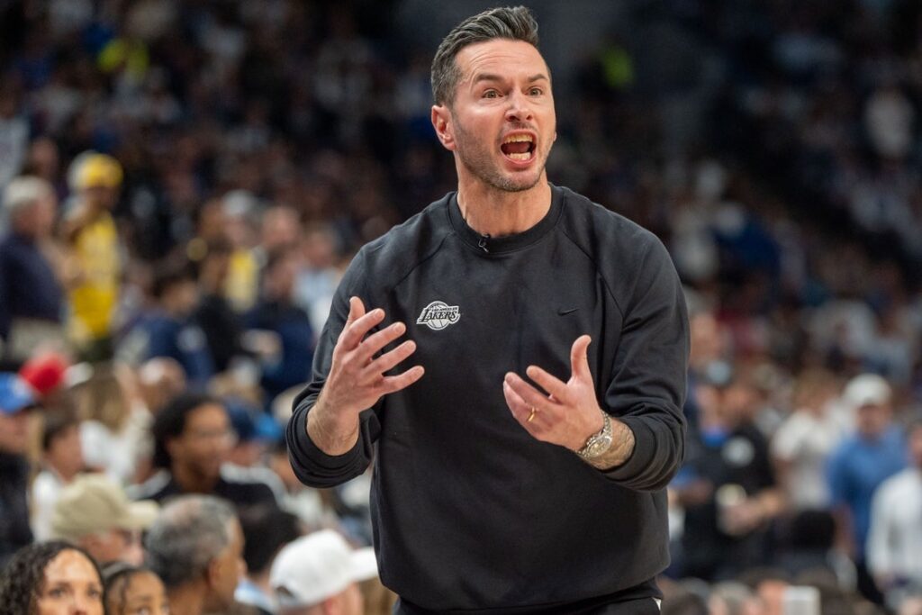26032860-1024x683 Lakers extend contract of coach JJ Redick after one season