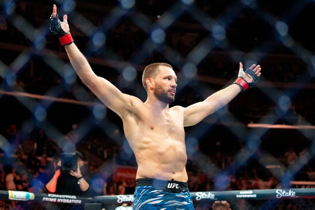 26088856-1024x683 UFC Fight Night: Reinier de Ridder defeats Robert Whittaker by split decision