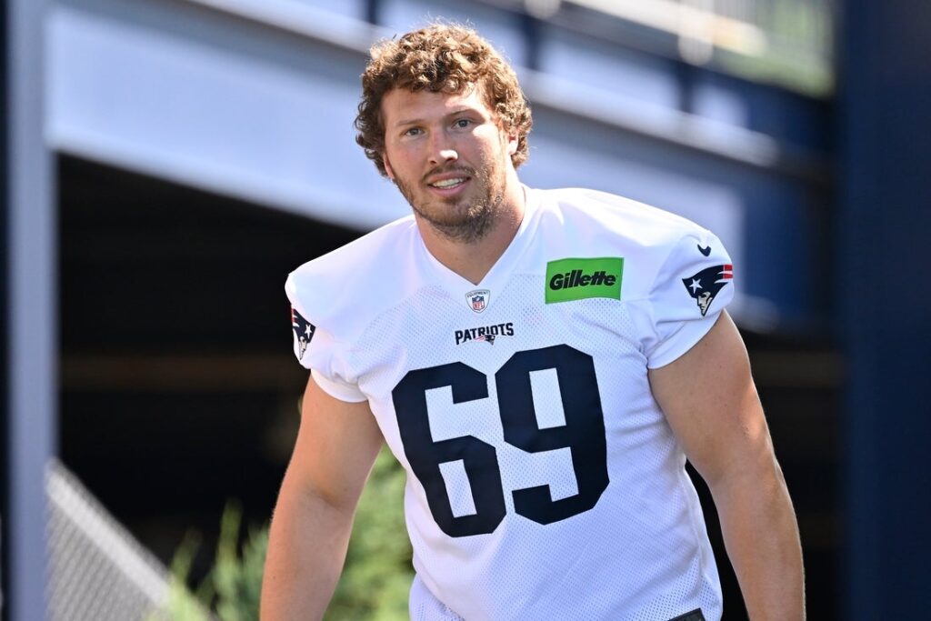 26693052-1024x683 Dolphins sign G Cole Strange from Browns’ practice squad