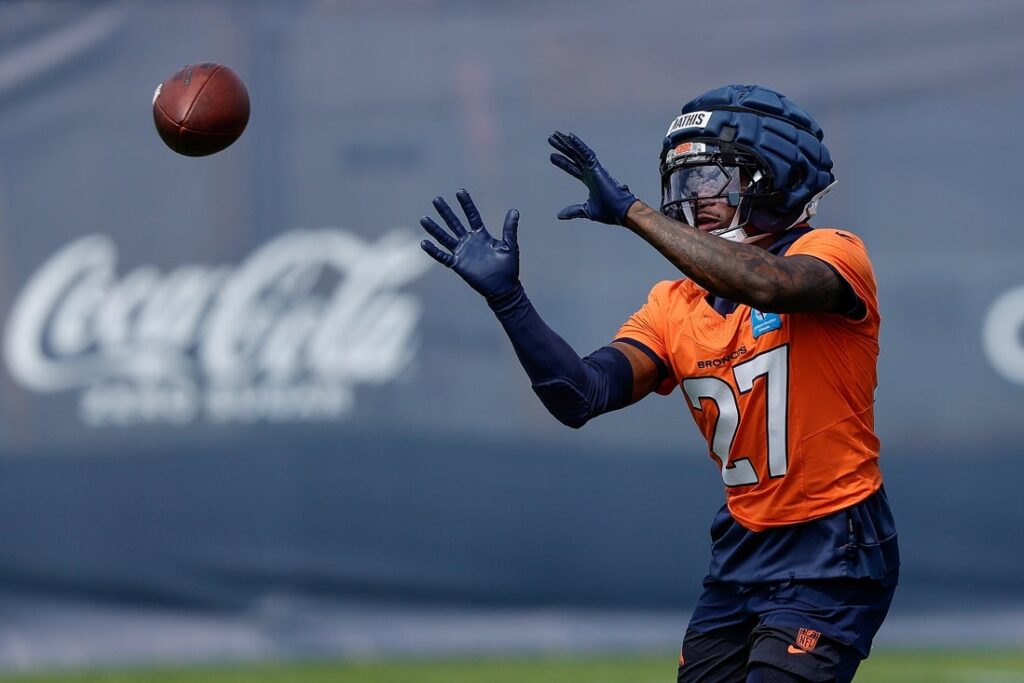 26703463-1024x683 Panthers CB Damarri Mathis (ACL) out for season