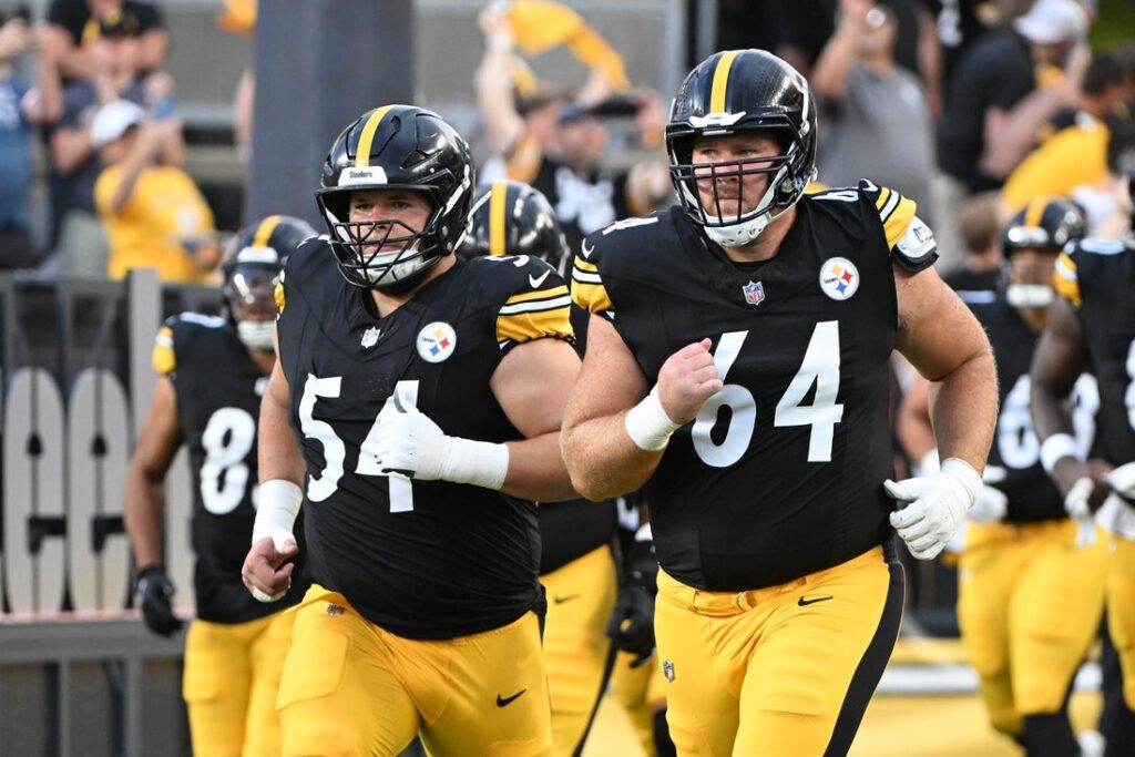 26881550-1024x683 Steelers add S Chuck Clark, G Max Scharping to active roster