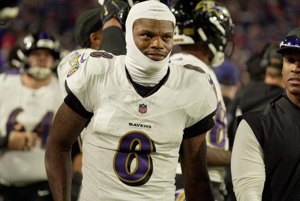27032300-1024x685 Ravens QB Lamar Jackson retaliates against fan for helmet slap