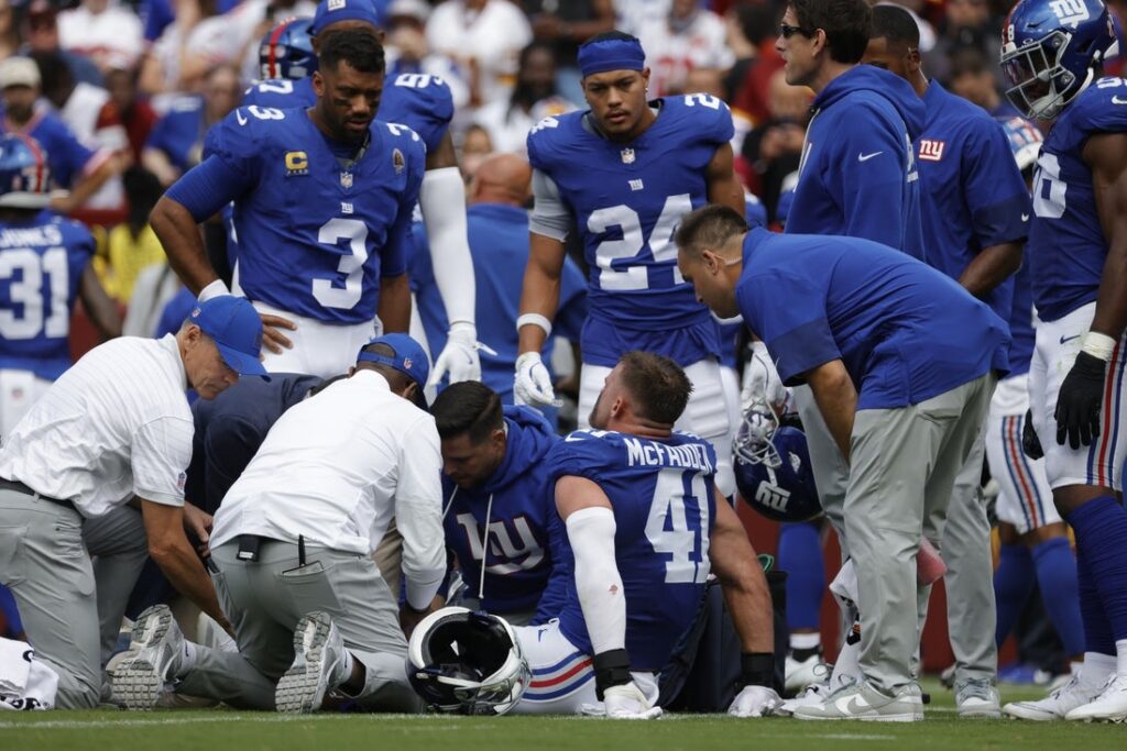 27038822-1024x683 Reports: Giants LB Micah McFadden (foot) to miss significant time