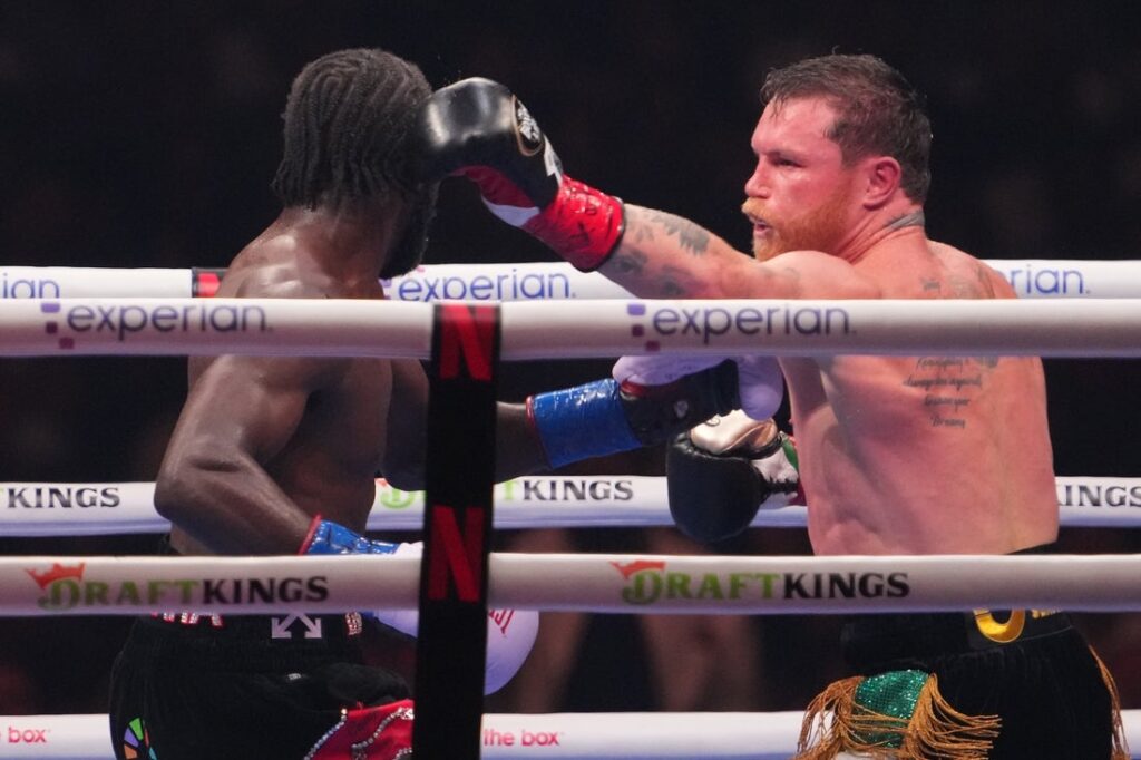 27080846-1024x682 Crawford-Alvarez blows away Las Vegas attendance record