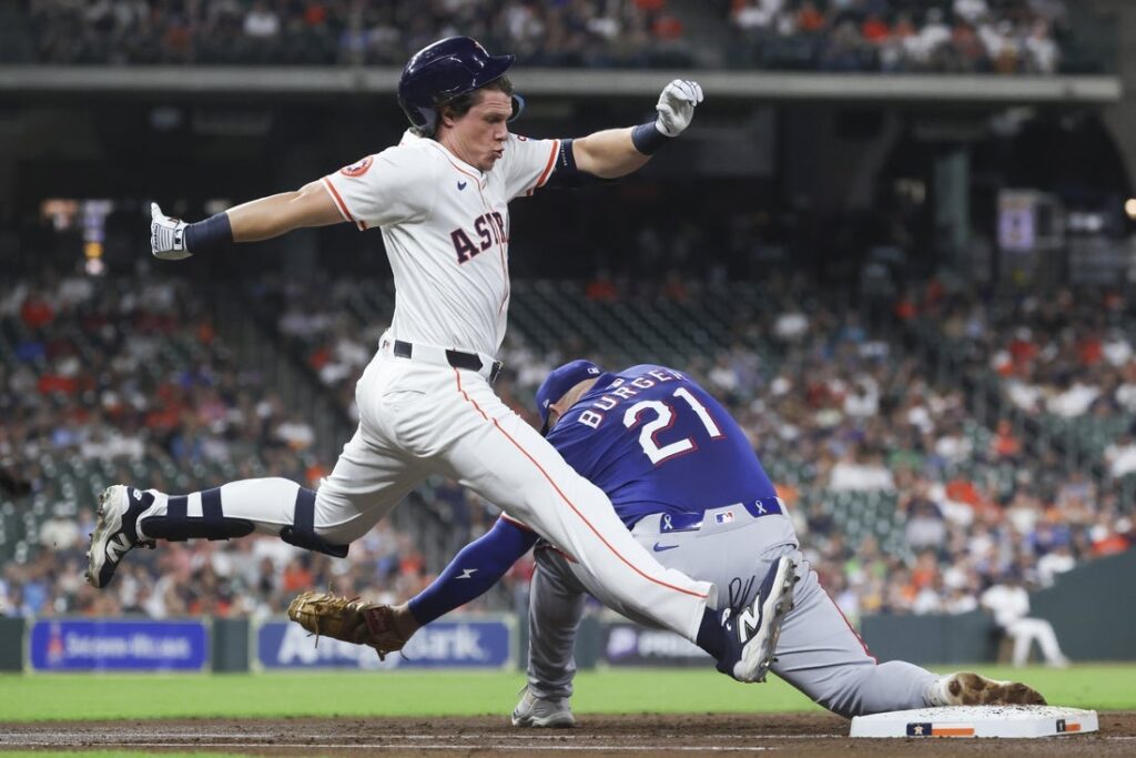 27098230-1024x683 Astros barely hold off Rangers, keep heat on Mariners
