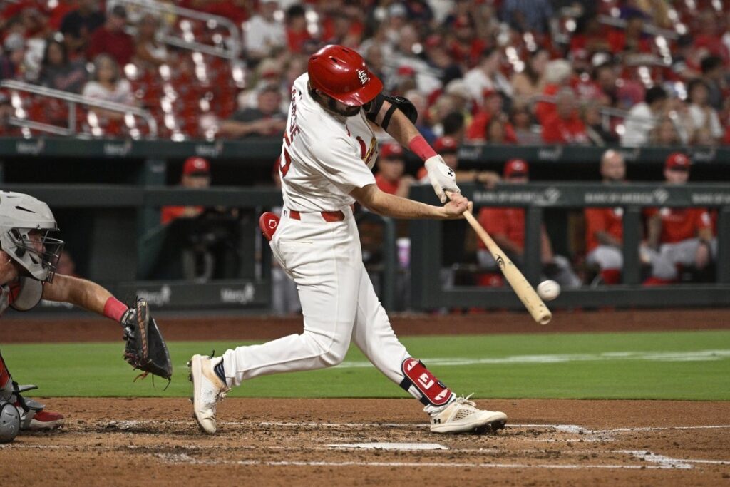27098310-1024x683 Reds, Cardinals running out of chances in wild-card race