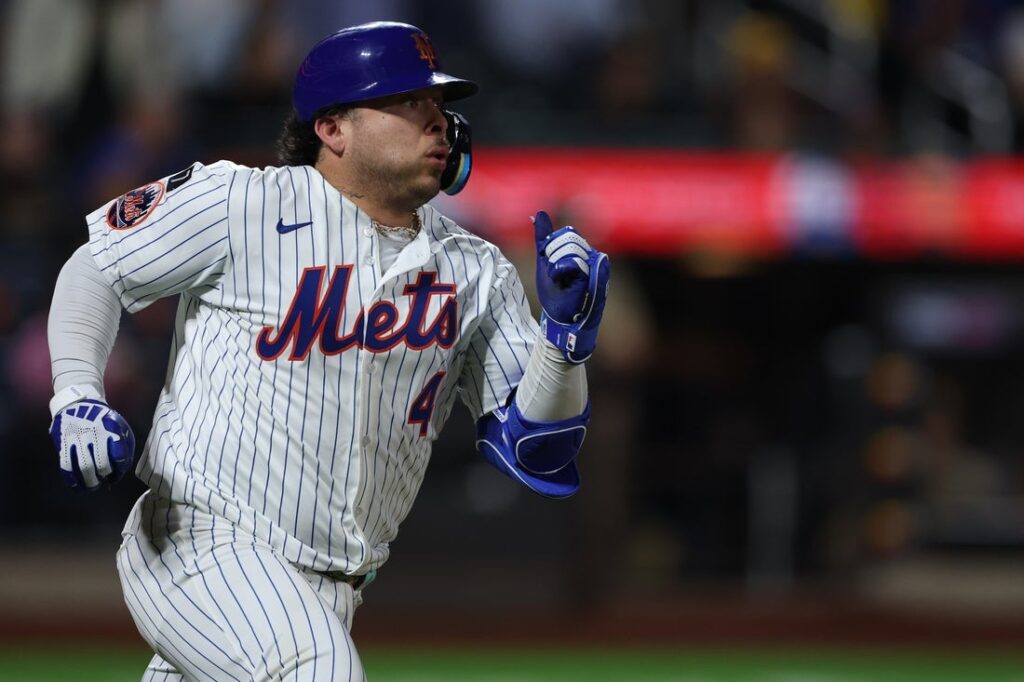 27106581-1024x682 Clinging to final wild card, Mets chase series win vs. Padres