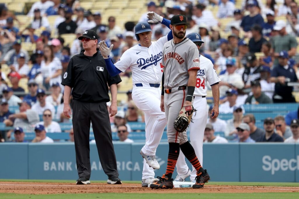 27139756-1024x682 Giants rally to avert four-game sweep vs. Dodgers