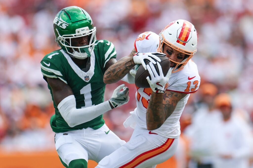 27140952-1024x683 Report: Bucs WR Mike Evans (hamstring) out multiple weeks