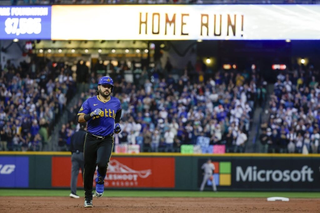 27169141-1024x682 Eugenio Suarez steers M’s past Rockies for 11th straight home win