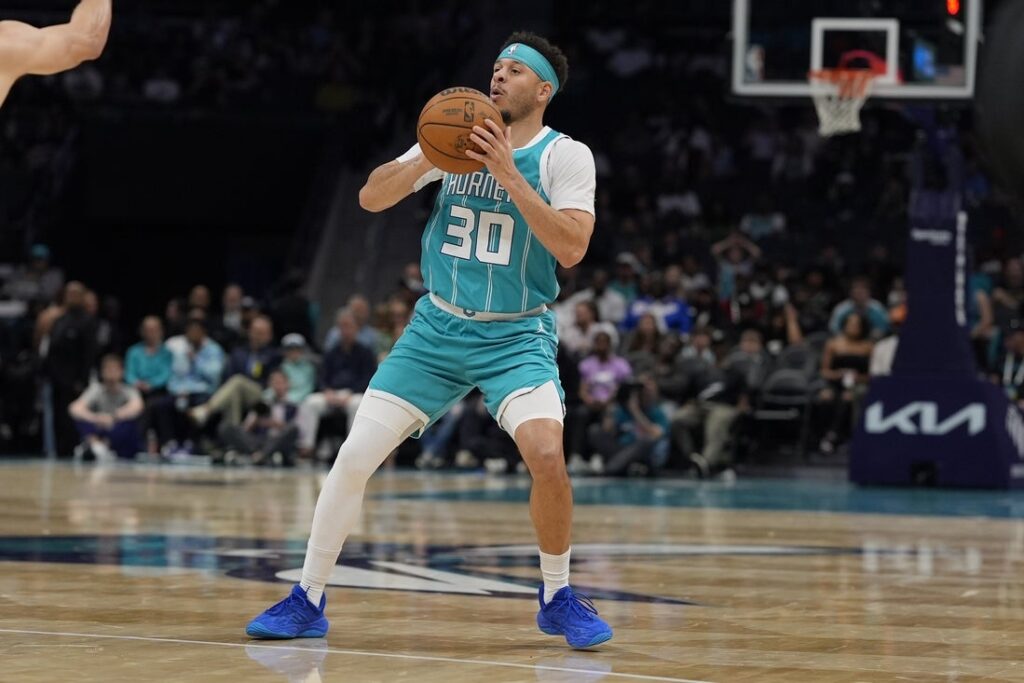 25848395-1024x683 Reports: Seth Curry set to join Stephen Curry with Warriors
