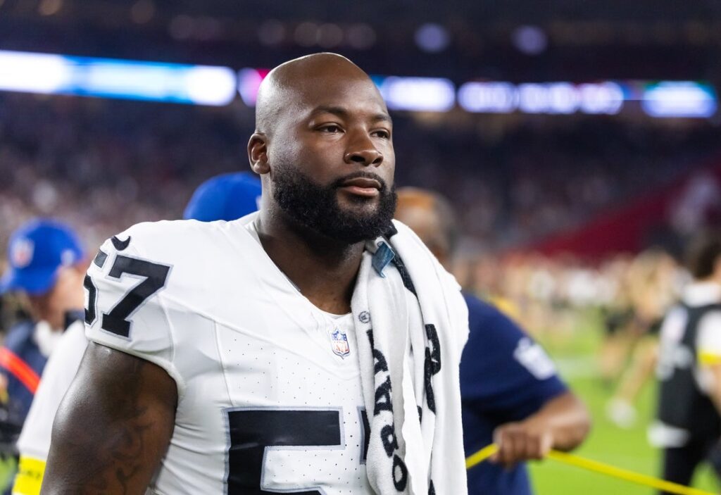 26939397-1024x703 LB Germaine Pratt signs with Colts, reunites with DC