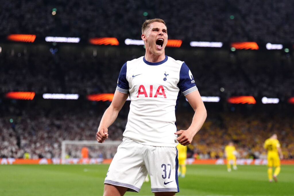 41bcb4fe6d460dc6e1c710e8fe211ea2Y29udGVudHNlYXJjaGFwaSwxNzQ3NzQ1NzUw-2.79941347-1024x683 Tottenham’s Van de Ven Earns High Praise from Frank