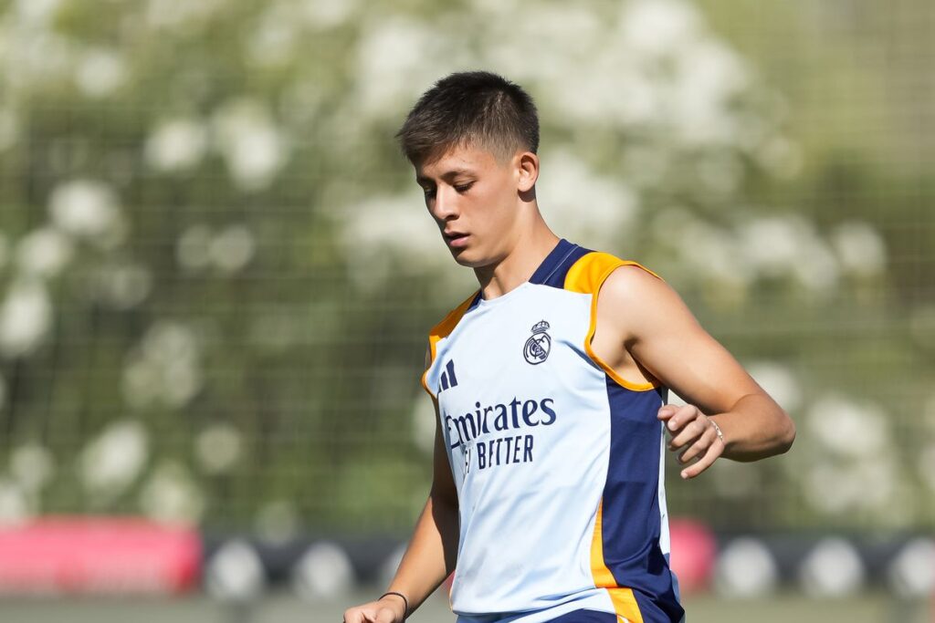 Arda-Guler-training-1024x683 Future Legends: Three Rising Stars to Watch in This Weekend’s El Clásico