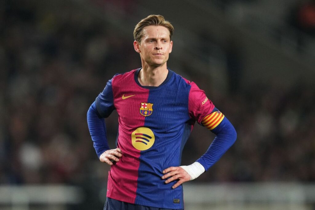 Frenkie-de-Jong-7-1200x800-1-1024x683 Frenkie de Jong Extends Barcelona Contract, Reportedly Agrees to Pay Cut