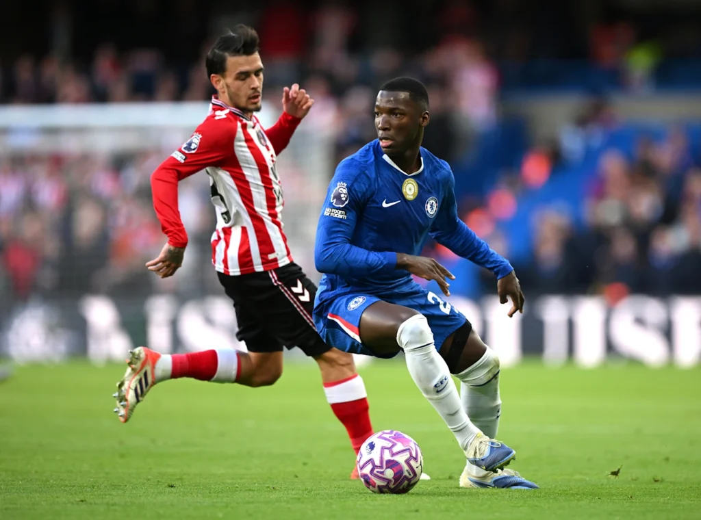 Moises_Caicedo_vs_Sunderland_2-1024x760 Sunderland’s Dream Start Continues with Last-Gasp Triumph at Chelsea