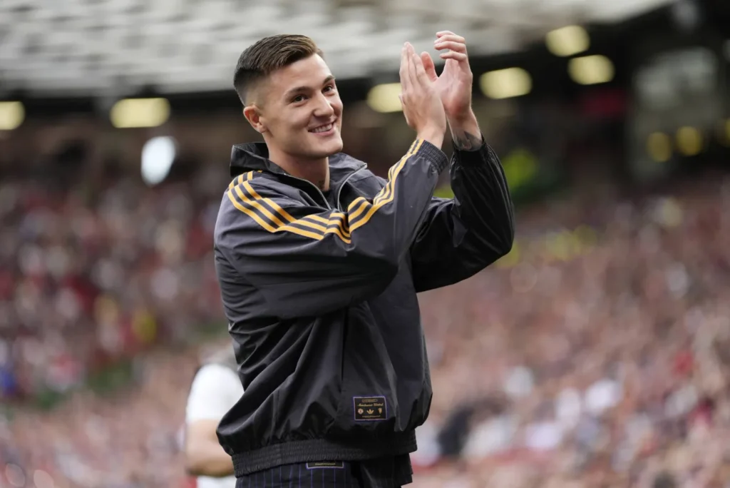 1158279_0.jpeg-1024x684 Man Utd striker Benjamin Šeško set to miss three weeks with knee injury – Reports