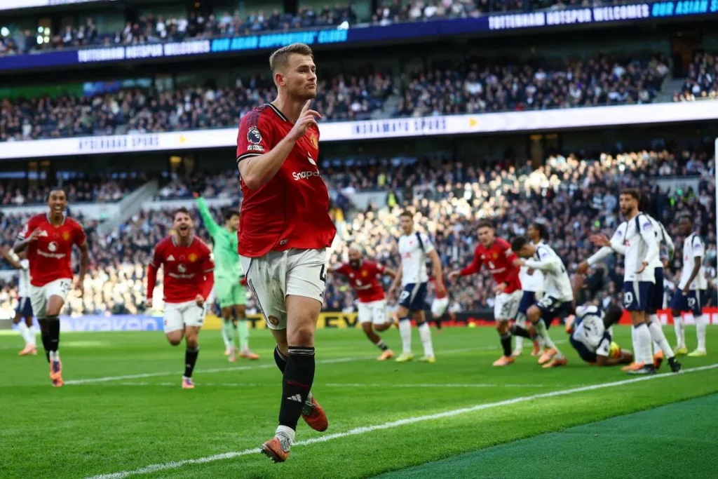 4b2a0d03a6e68709eac7932d9a5826c938c409a31a38d9e1562296ad7e951bca-1024x683 De Ligt Scores Late Equalizer as Man United and Tottenham Play Out Dramatic Draw