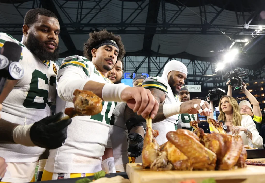 91534229b7a802988b3e5e4ea67cda33-1024x707 NFL Roundup: Packers edge divisional rival, Cowboys secure home win