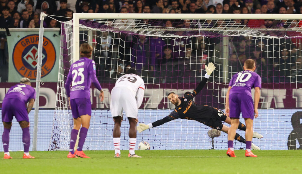 David-De-Gea-Tammy-Abraham-Fiorentina-Milan-penalty-save-1-1024x591 Fiorentina’s struggles continue with home defeat to AEK Athens in Conference League