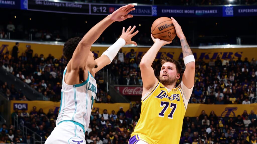 doncic-jumper-1024x576 Doncic erupts for 41, leads Lakers to convincing win over Bucks
