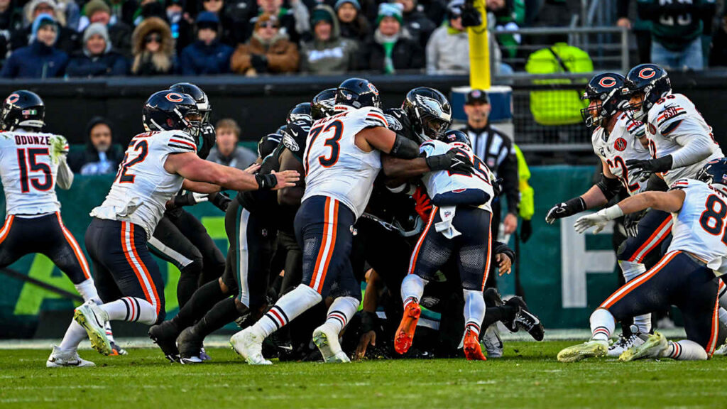 kskxkh3iaagc9xhuzshl-1024x576 Chicago Bears rumble for 281 rushing yards in 24-15 Black Friday victory over Eagles