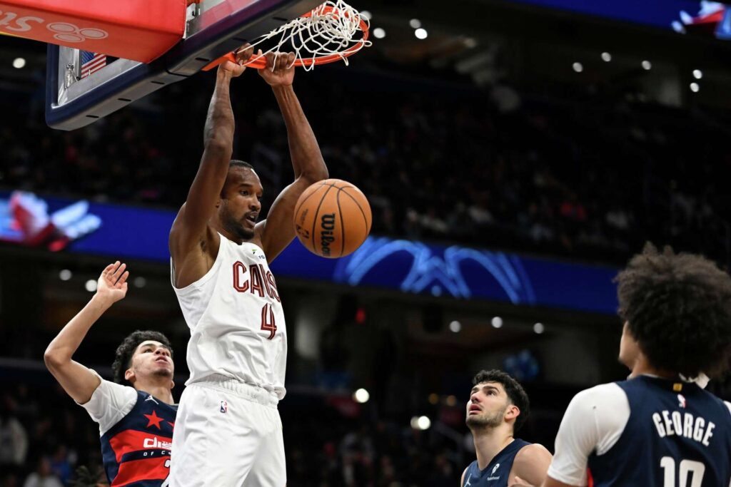 1920x0-1024x683 Evan Mobley expected to miss 2–4 weeks after calf injury