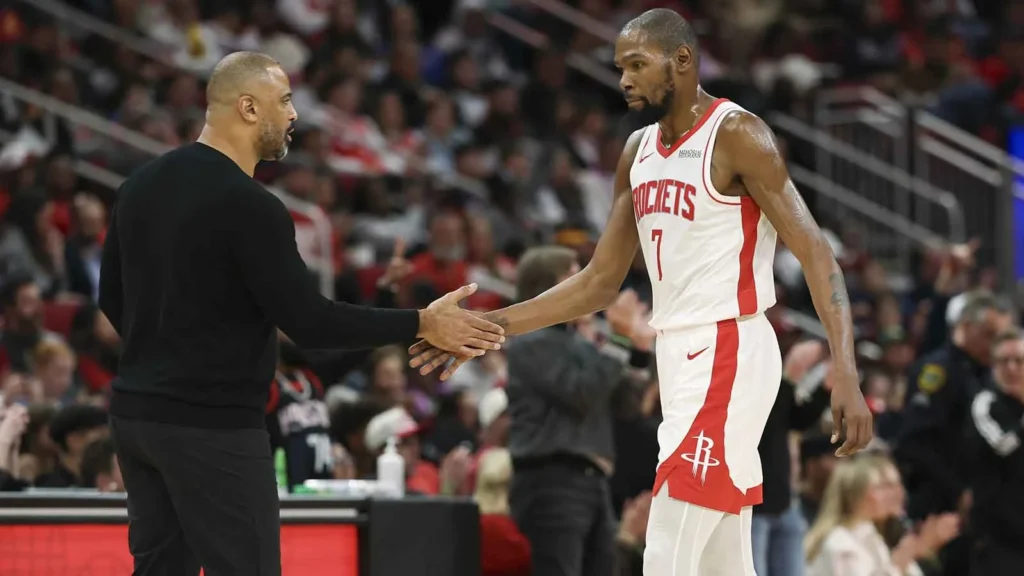 24b8065b1325d1229f005b270daa2895-1024x576 Durant hits major milestone while Thunder claim 14th consecutive victory