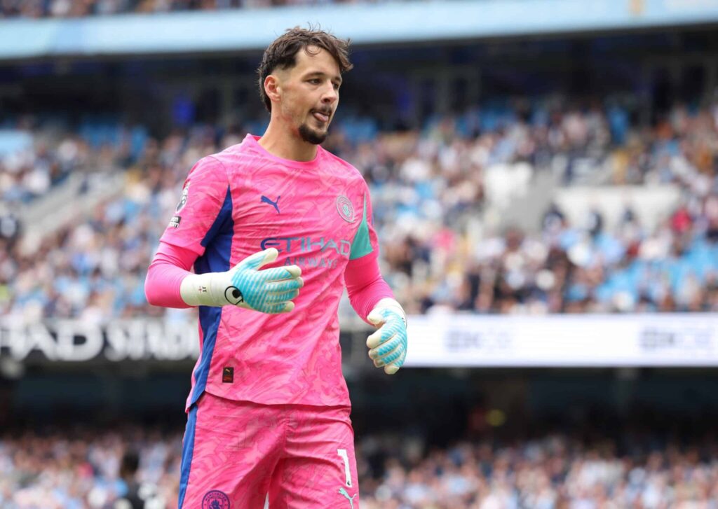 6930fb1810291-1024x727 Tottenham eye loan move for Trafford, but Man City set to block deal