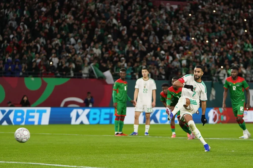 8203f07d3e7e7b6999fb76f705e377e516fd808ff1bd1741416cc347f017cfcc-1024x683 Mahrez penalty sends Algeria into AFCON knockouts against Burkina Faso