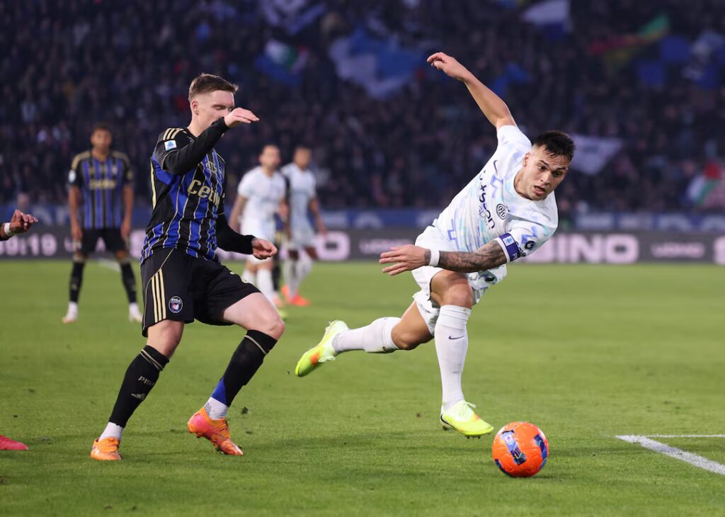 IDD3JSABY5OWDDIUGCUWRSXWLE-1024x730 Martinez double fires Inter past Pisa, pulling them even with Roma