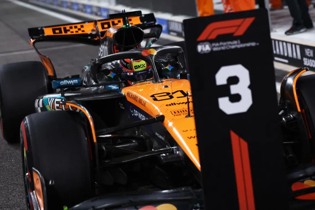 e2887726368c7eb0d429c103809b32fd47acfe498f9612917279981fbb807cee-1024x683 Piastri eyes title charge despite anticipating McLaren team orders to aid Norris