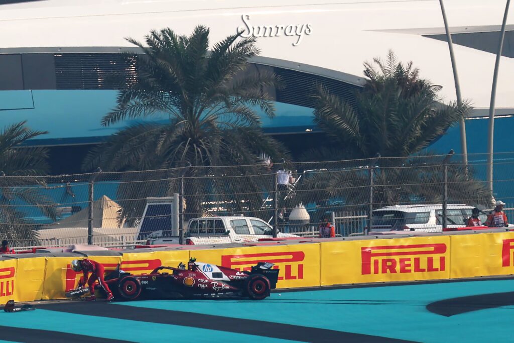 f1-grand-prix-of-abu-dhabi-final-practice-876777-1024x683 Russell pips Norris in final practice; Hamilton’s crash halts Abu Dhabi session