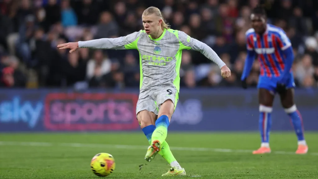 l66420251214214854-1024x576 Man City cut Arsenal gap with emphatic win over Crystal Palace