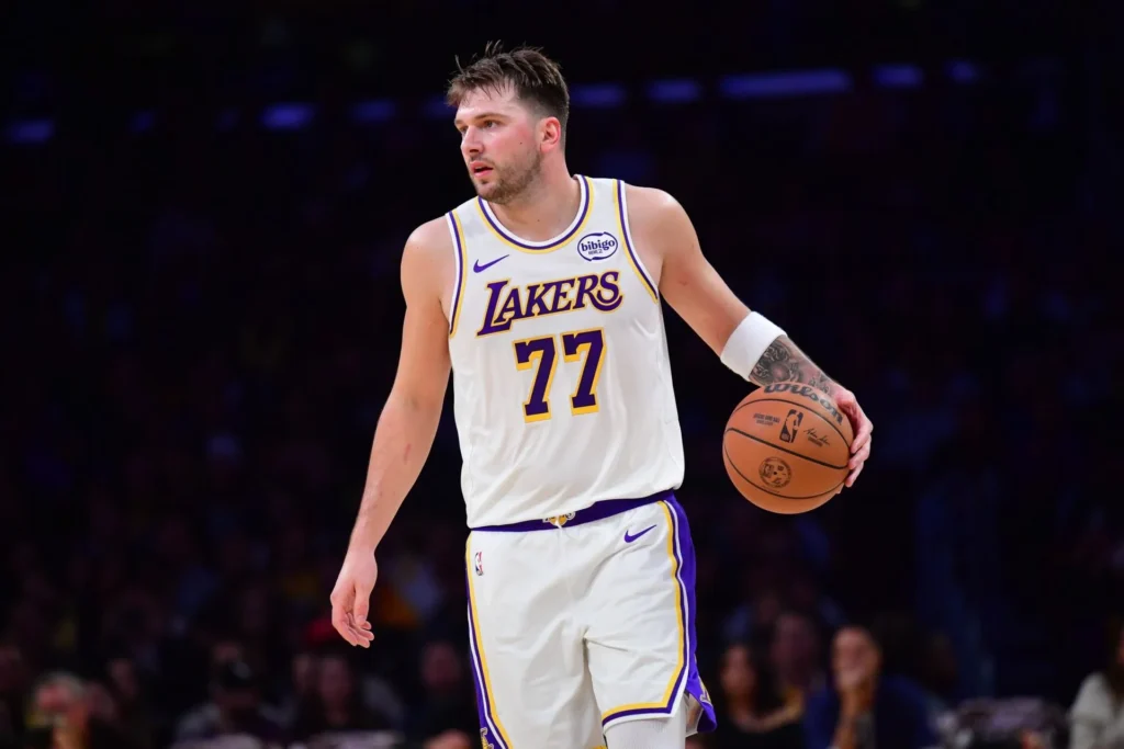 lakers-superstar-luka-donc48dic487-joins-12-01-25-1920x1280-2-1024x683 This week in the NBA: Doncic dominates, Flagg enters the record books