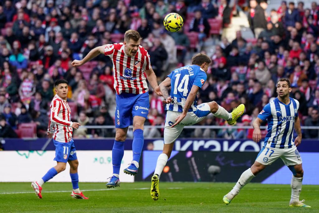 7CKDFIRAIZMCBPELPNFGQLKYHA-1024x683 Atletico Madrid cruise past Alaves, catch up to third-place Villarreal