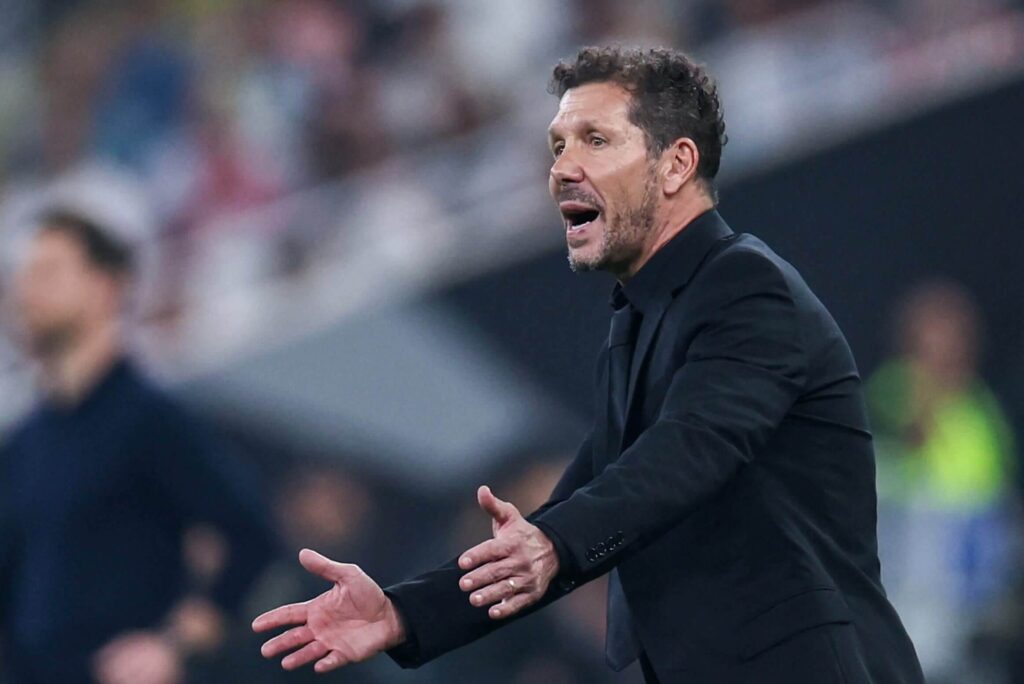GettyImages-2254672304-scaled-e1768221990204-1024x684 Simeone stands firm after Vinícius taunt despite apology