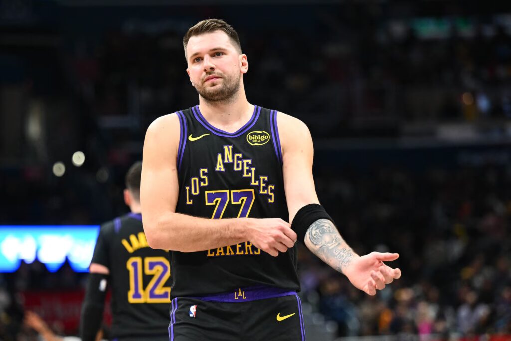 HRNPPBIU5VOQDNEKMRK7ENN6PE-1-1024x683 Returning Jokic sparks Denver win while Doncic stars for LA