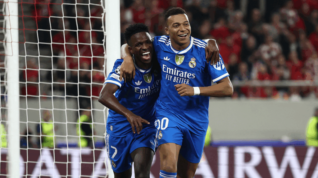 Kylian-Mbappe-y-Vinicius-1024x576 Mbappé urges Madrid fans to back the team amid Vinícius Jr criticism
