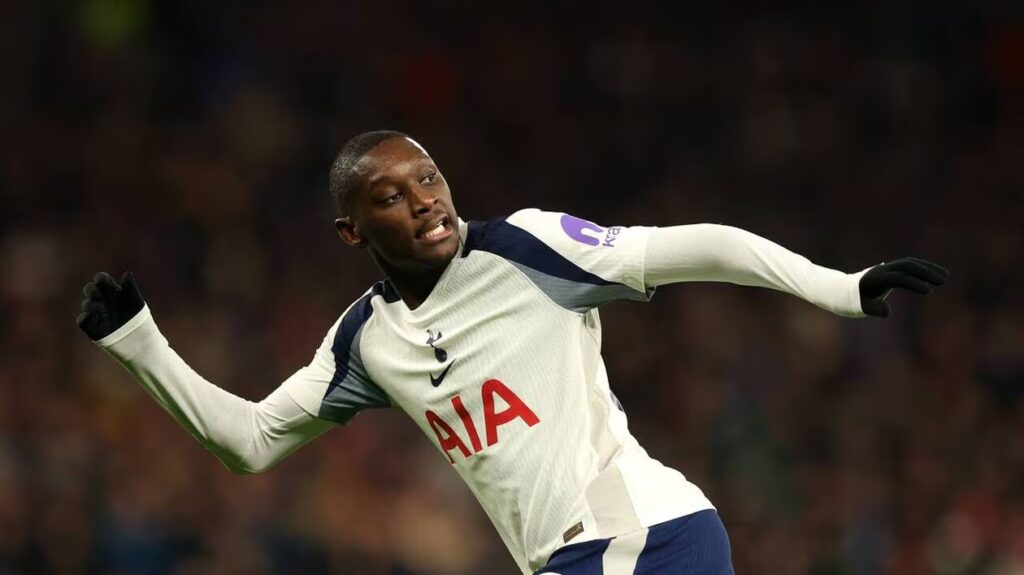 MjAyNjAxNWYwYzMyOWE1ODViMmNlYzBmODI5NWQ3ZjhiZWJiNTA-1024x575 Tottenham’s Kolo Muani and Odobert involved in minor car collision