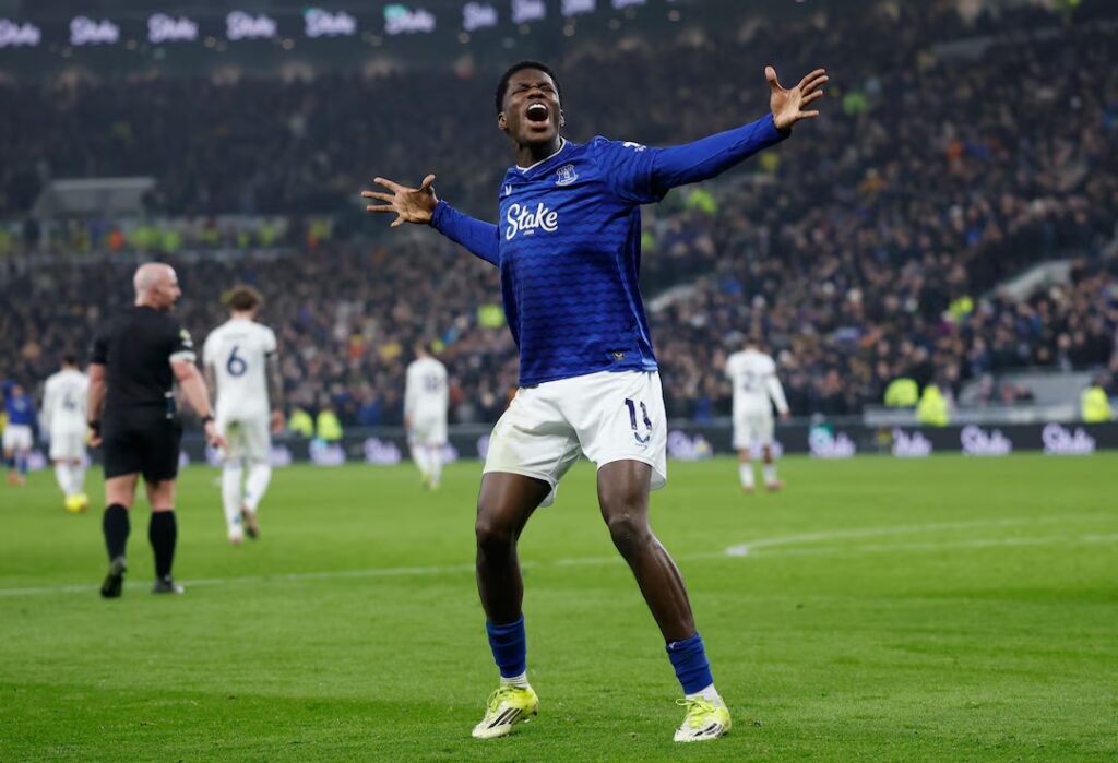 US4IAEQ6WNL6ZGOI5HQWV5S6YY-1024x699 Everton salvage a point against Leeds thanks to Barry’s fine display