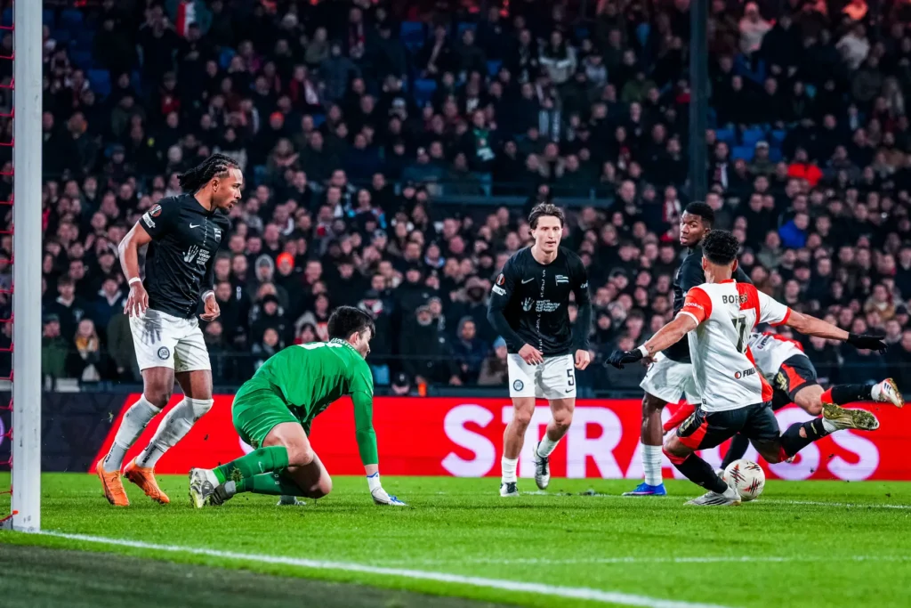 dfb2e36ed58870e65ea31f7f19642effbe715502-1024x683 Feyenoord clear Europa League hurdle with vital win over Sturm Graz