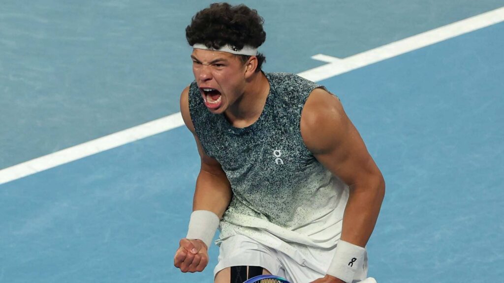 shelton-australian-open-2026-monday-2-celebration-1024x576 Shelton overcomes Ruud to reach quarter-finals and face Sinner