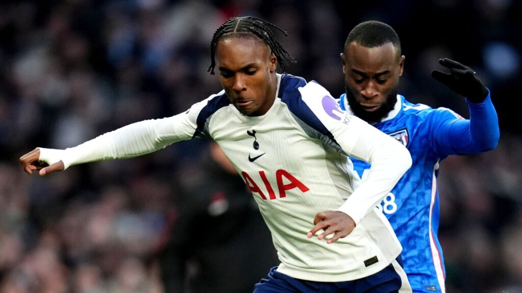 skysports-mathys-tel-lutsharel-geertruida_7126070-1024x576 Sunderland rally to earn away draw at Tottenham, piling pressure on Frank
